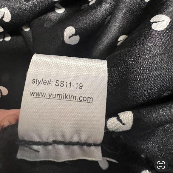 Yumi Kim 100% silk blouse in black and white heart pattern - Picture 7 of 12